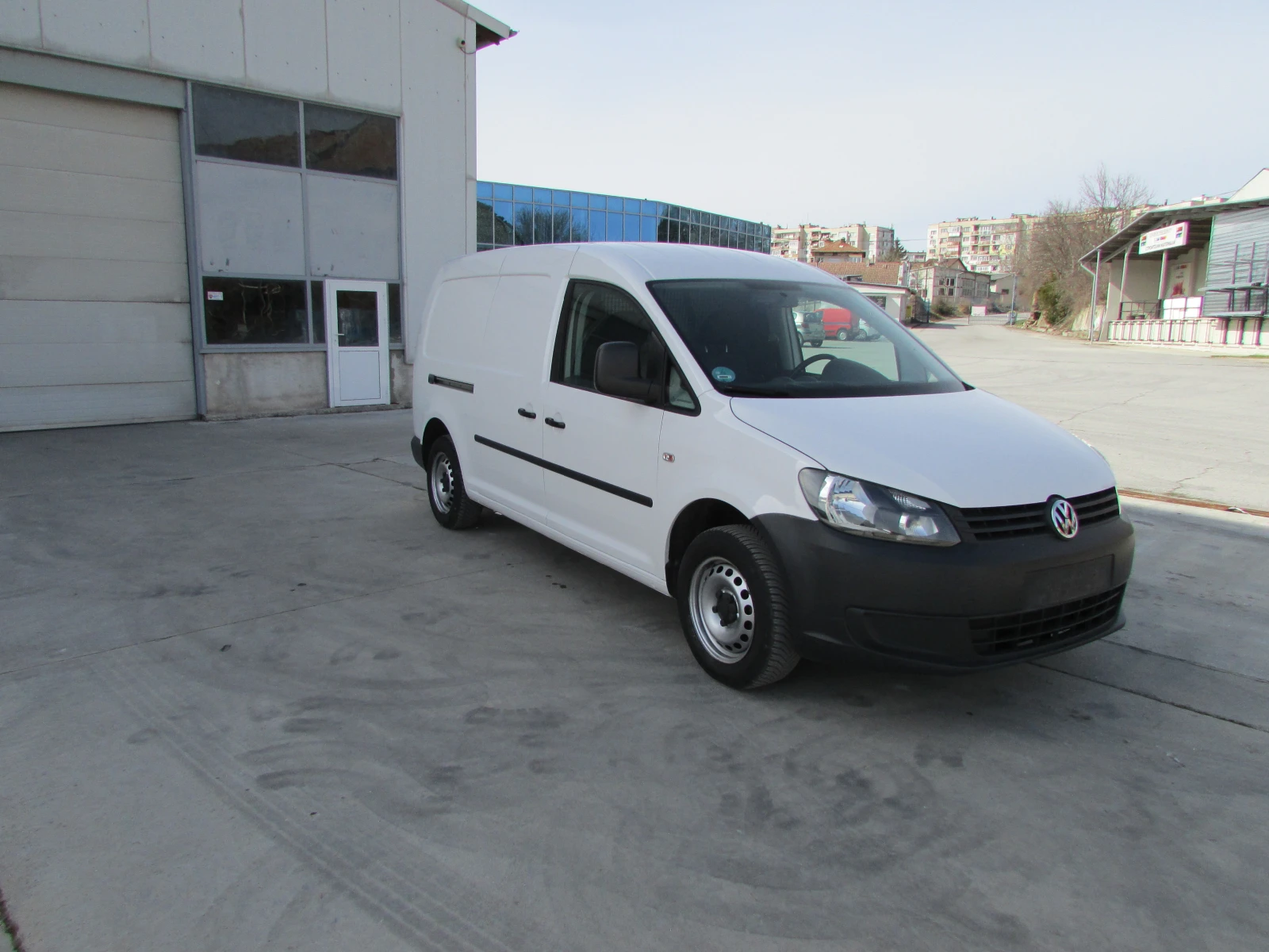 VW Caddy 1.6 tdi, Maxi , Сервизна история!, снимка 2 - Автомобили и джипове - 53765784