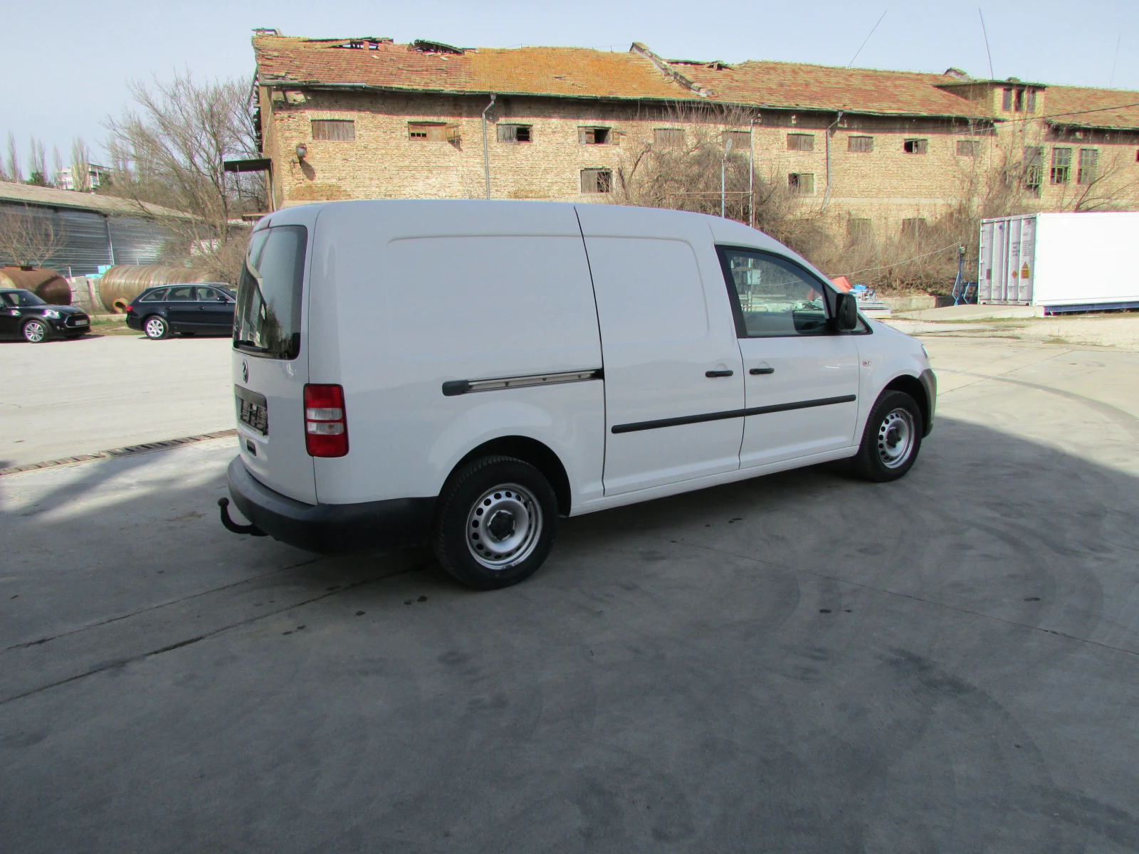 VW Caddy 1.6 tdi, Maxi , Сервизна история!, снимка 5 - Автомобили и джипове - 53765784