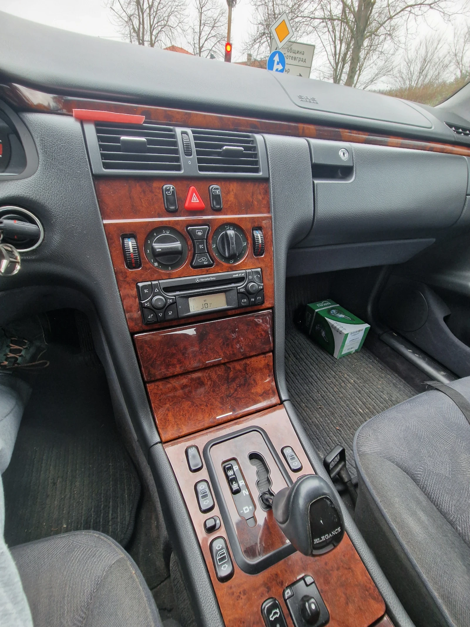 Mercedes-Benz E 270 CDI - изображение 8