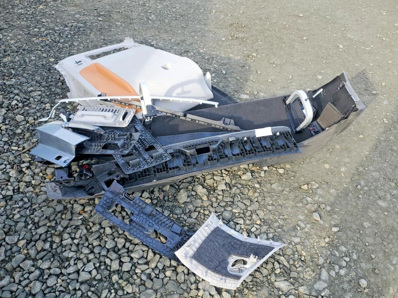 VW ID.Buzz Volkswagen First Edition, снимка 13 - Автомобили и джипове - 54026499