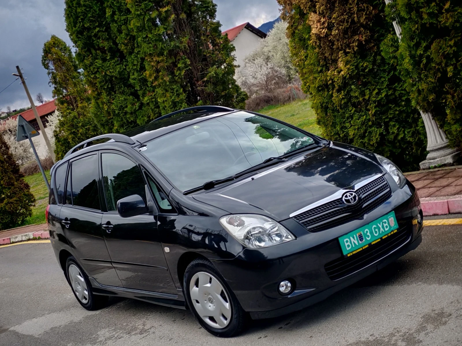 Toyota Corolla verso 2.0D4D(90)* КЛИМАТРОНИК* НОВ ВНОС* 