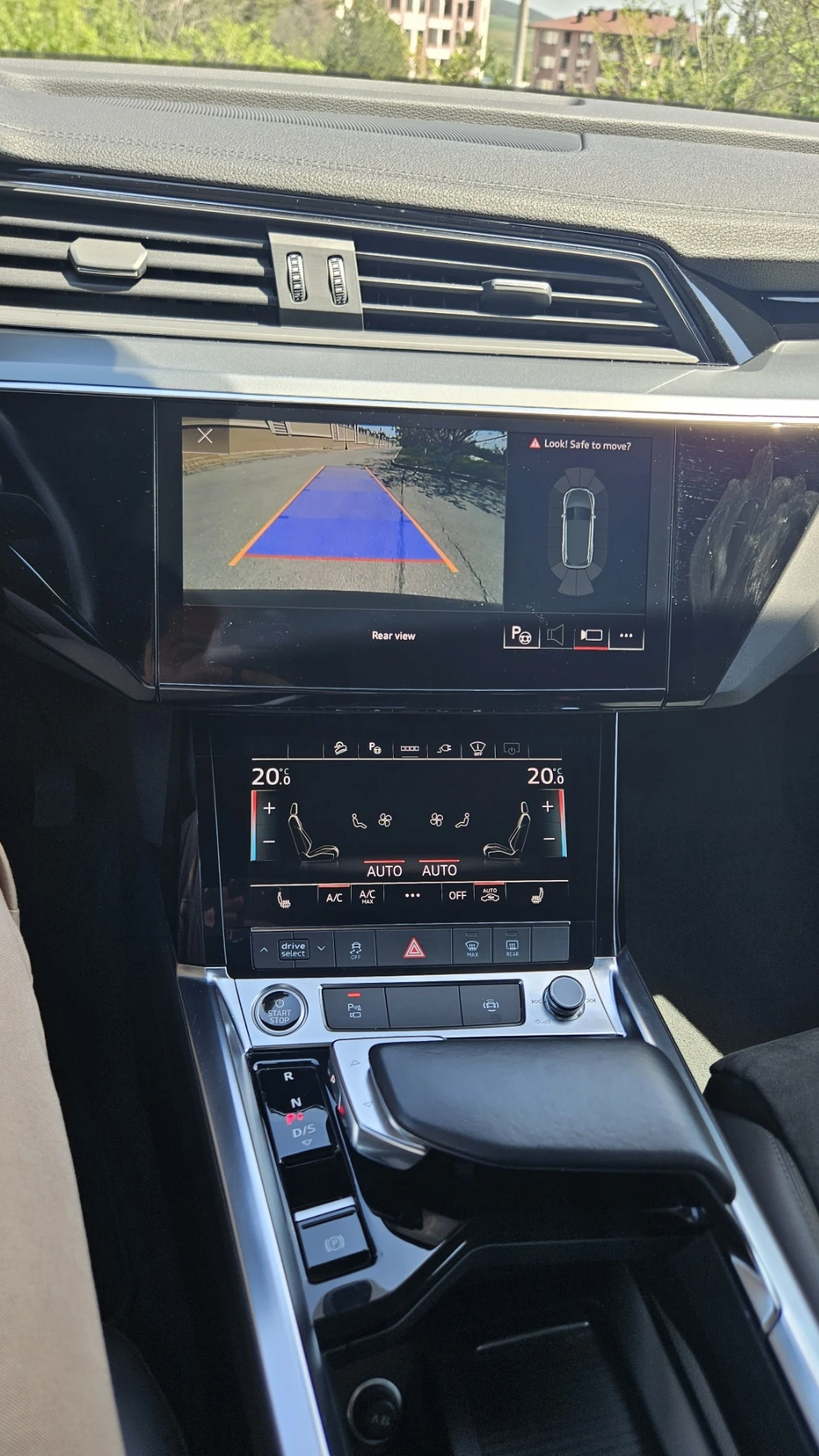 Audi E-Tron 55 | Гаранция | S - line | Голямата батерия, снимка 13 - Автомобили и джипове - 54370607