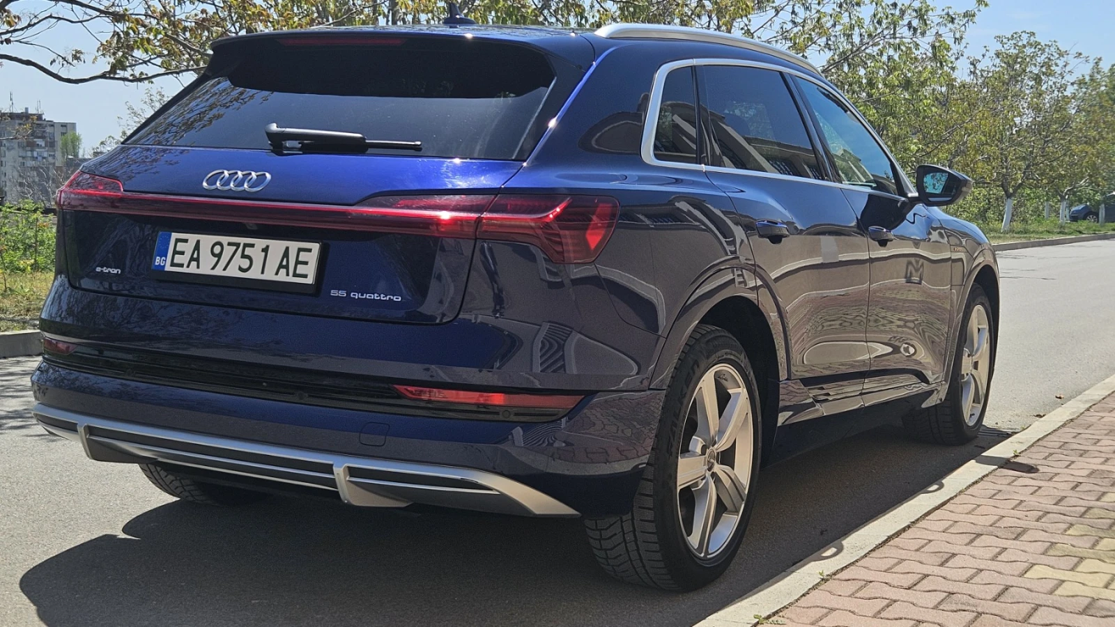 Audi E-Tron 55 | Гаранция | S - line | Голямата батерия, снимка 6 - Автомобили и джипове - 54370607