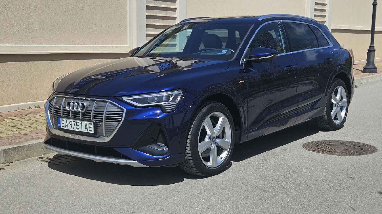 Audi E-Tron 55 | Гаранция | S - line | Голямата батерия, снимка 17 - Автомобили и джипове - 54370607