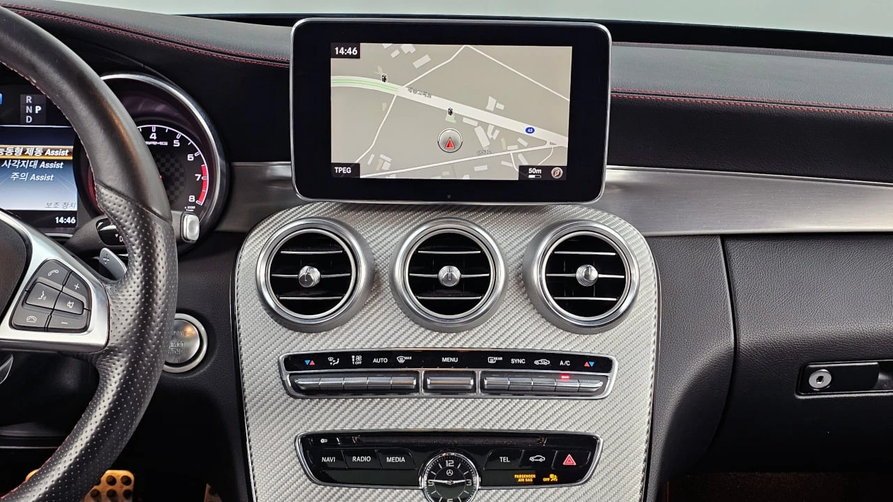 Mercedes-Benz C 43 AMG HUD| KEYLESS| КАМЕРА| ПОДГРЕВ, снимка 13 - Автомобили и джипове - 54701466