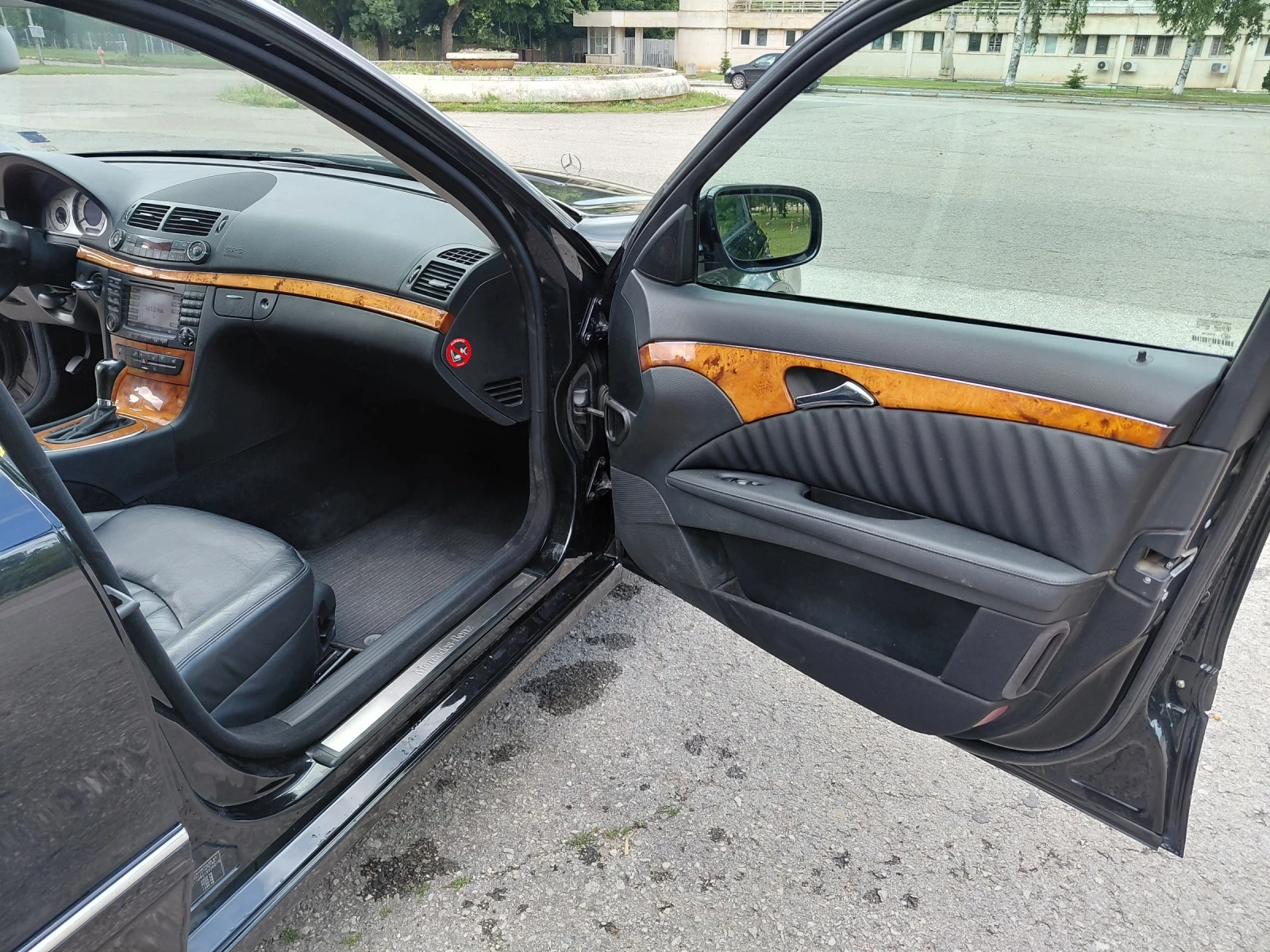 Mercedes-Benz E 280, снимка 13 - Автомобили и джипове - 54792300