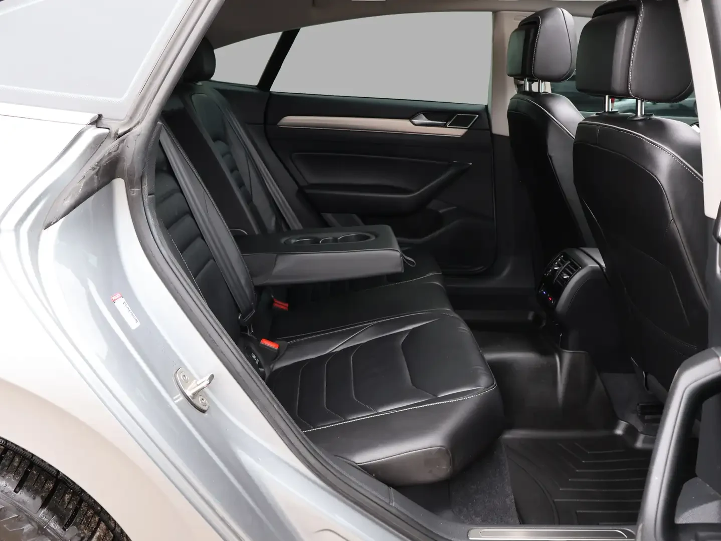 VW Arteon, снимка 15 - Автомобили и джипове - 54882941