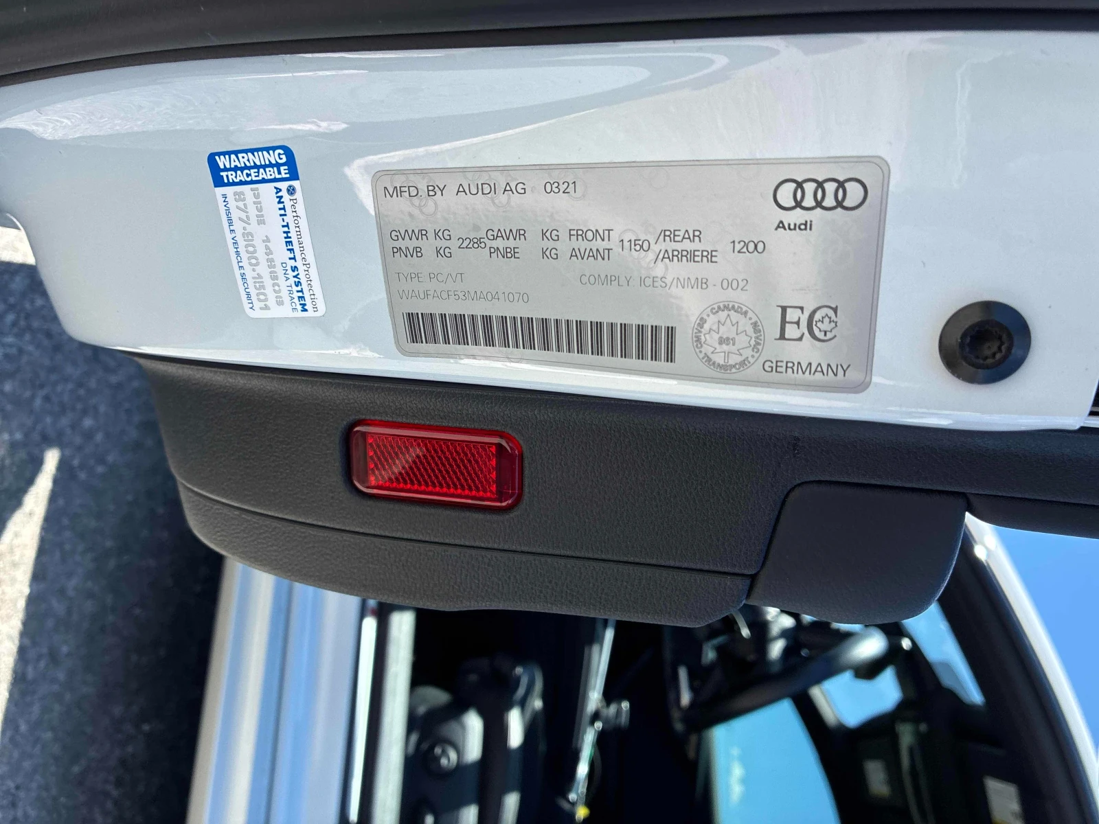 Audi A5 Progressiv * Keyless * CARFAX * АВТО КРЕДИТ * , снимка 13 - Автомобили и джипове - 54991279