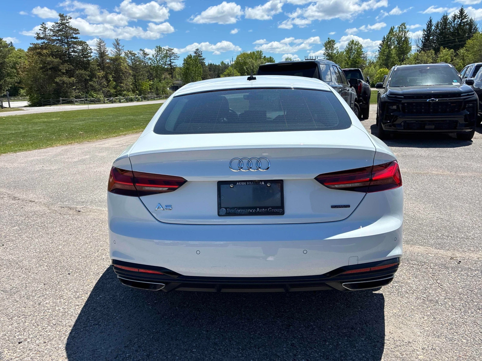 Audi A5 Progressiv * Keyless * CARFAX * АВТО КРЕДИТ * , снимка 5 - Автомобили и джипове - 54991279