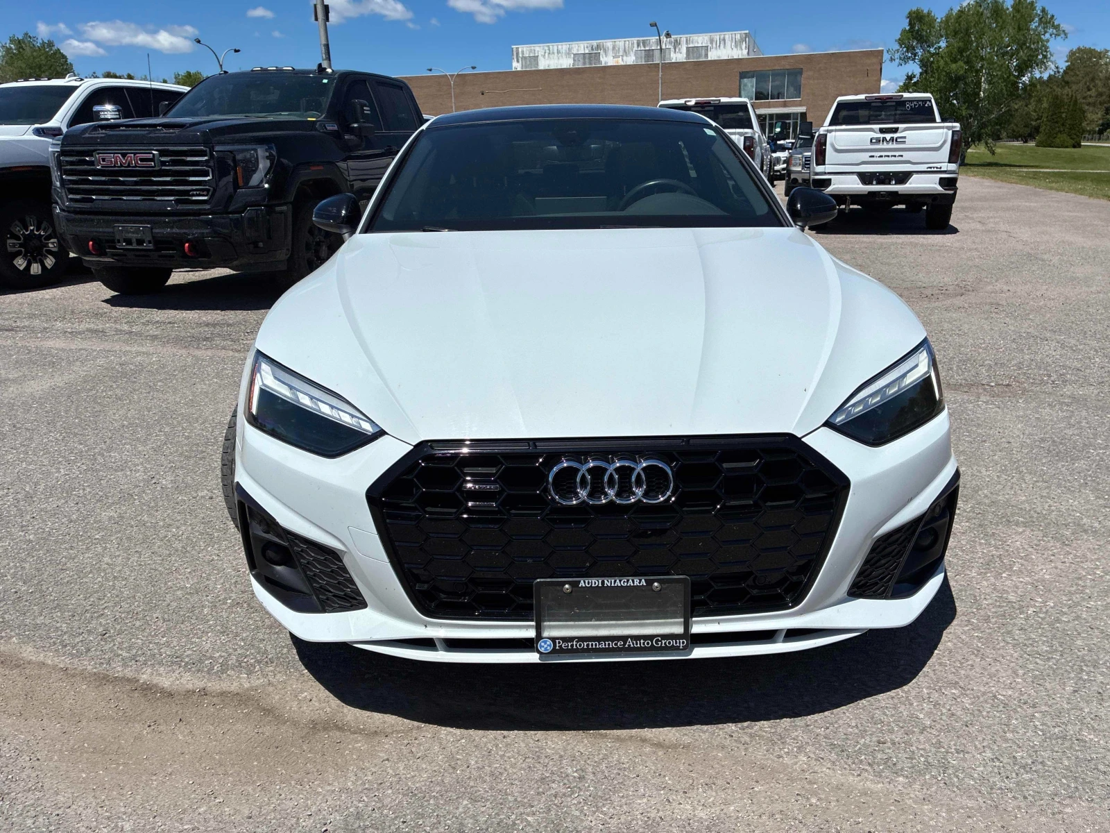Audi A5 Progressiv * Keyless * CARFAX * АВТО КРЕДИТ * , снимка 2 - Автомобили и джипове - 54991279