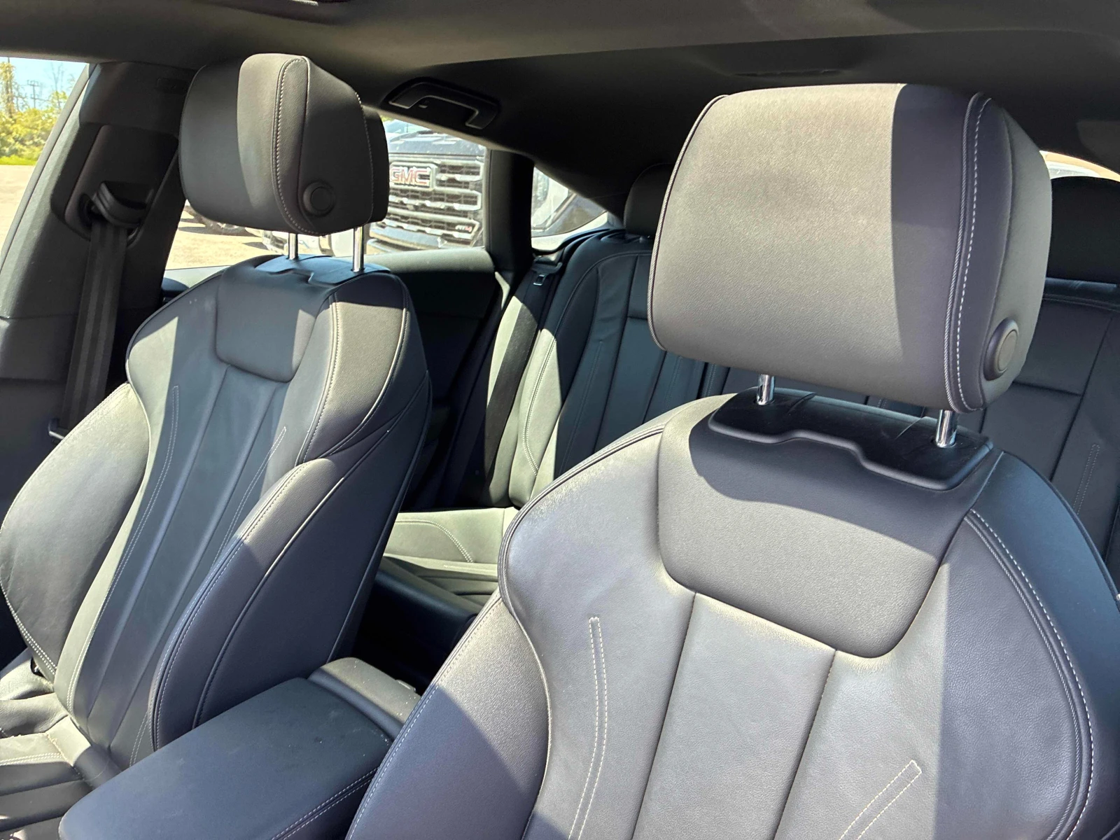 Audi A5 Progressiv * Keyless * CARFAX * АВТО КРЕДИТ * , снимка 9 - Автомобили и джипове - 54991279