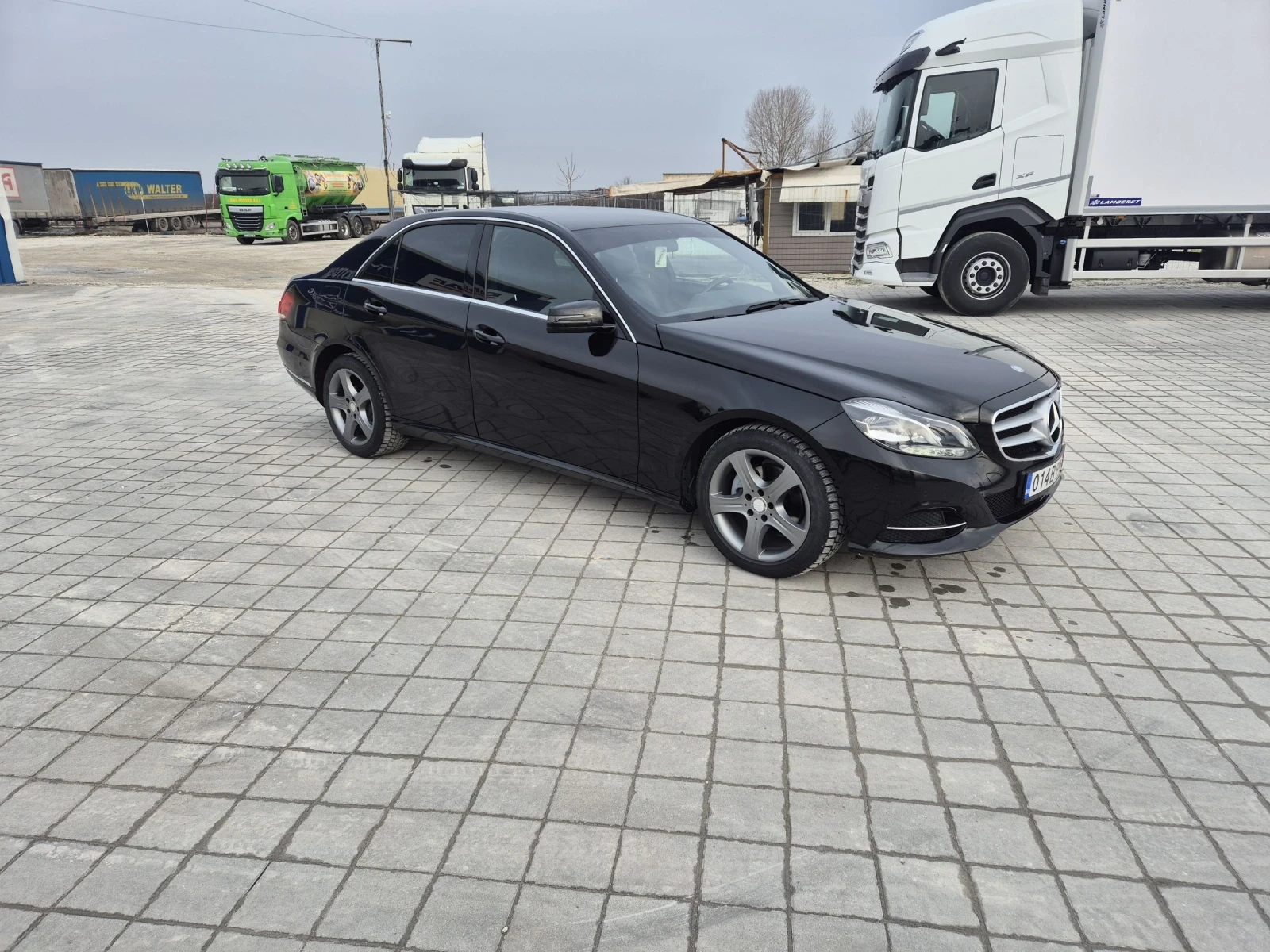 Mercedes-Benz E 220 2.2, снимка 16 - Автомобили и джипове - 55158101