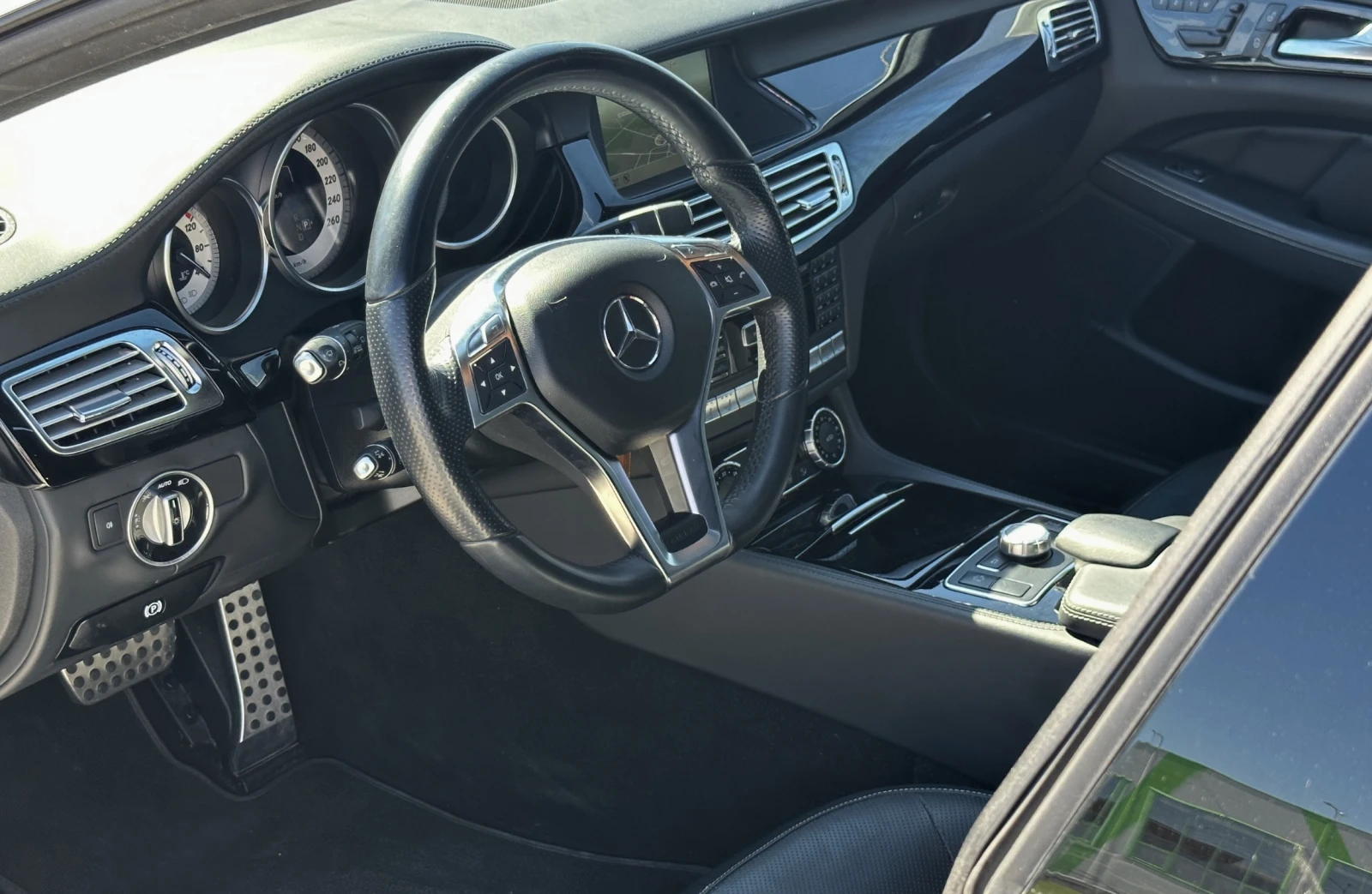 Mercedes-Benz CLS 350 Shooting Brake , AMG , 4matic, Швейцария, снимка 8 - Автомобили и джипове - 55557154