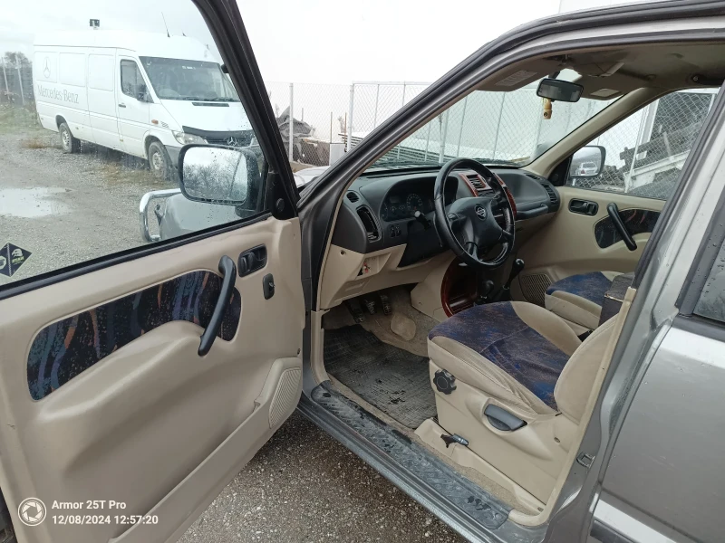 Nissan Terrano 2.7, снимка 8 - Автомобили и джипове - 48267845