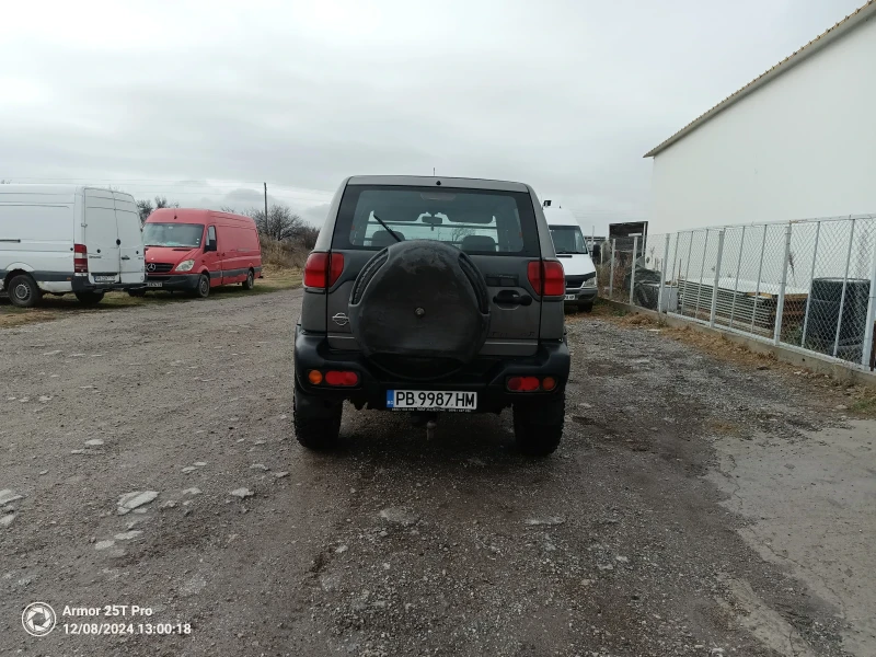 Nissan Terrano 2.7, снимка 5 - Автомобили и джипове - 48267845