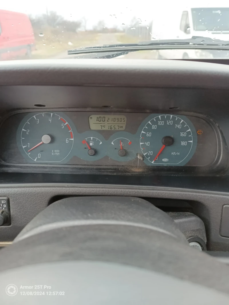 Nissan Terrano 2.7, снимка 10 - Автомобили и джипове - 48267845