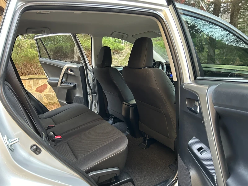 Toyota Rav4 2.0 D-4D, 4Х4, 139500км! ПЪЛНА СЕРВ. ИСТОРИЯ !!!  , снимка 8 - Автомобили и джипове - 53289955