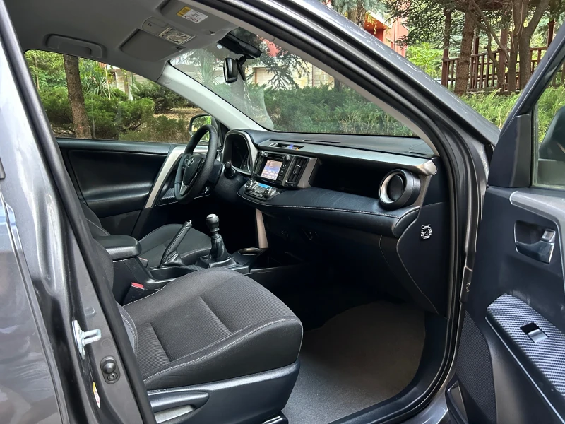 Toyota Rav4 2.0 D-4D, 4Х4 ! ПЪЛНА СЕРВ. ИСТОРИЯ !!!  , снимка 8 - Автомобили и джипове - 52112354