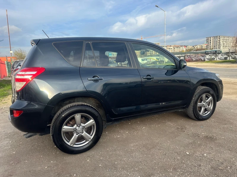Toyota Rav4 2.2 D4D 4X4, снимка 9 - Автомобили и джипове - 52452068