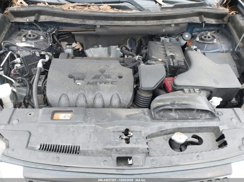 Mitsubishi Outlander 2.4L I-4 VVT, 166HP Front Wheel Drive, снимка 16 - Автомобили и джипове - 52915341
