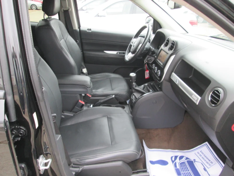Jeep Compass 2.2CRDI* 4X4-FACELIFT-НАВИ-СЕРВИЗНА ИСТОРИЯ, снимка 16 - Автомобили и джипове - 53456463