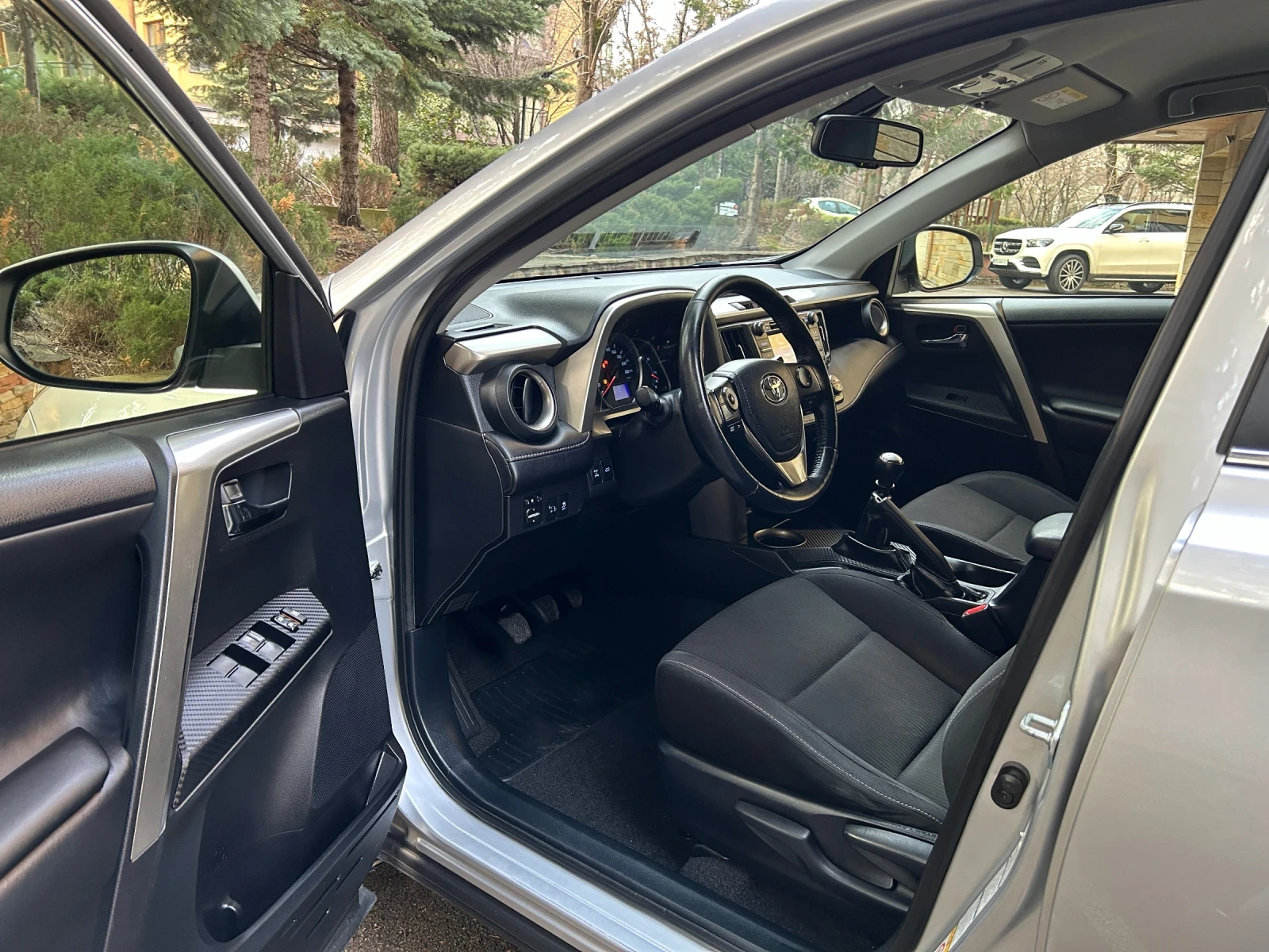 Toyota Rav4 2.0 D-4D, 4Х4, 139500км! ПЪЛНА СЕРВ. ИСТОРИЯ !!!   - изображение 6