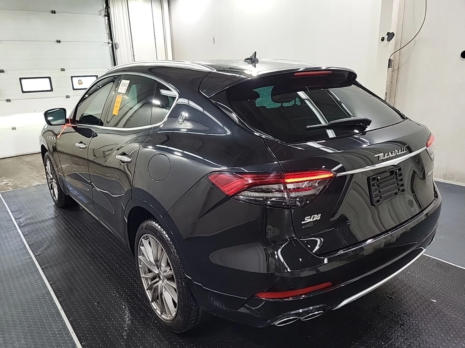 Maserati Levante S GRANLUSSO/Следене на ленти/Кейлес, снимка 5 - Автомобили и джипове - 54228666