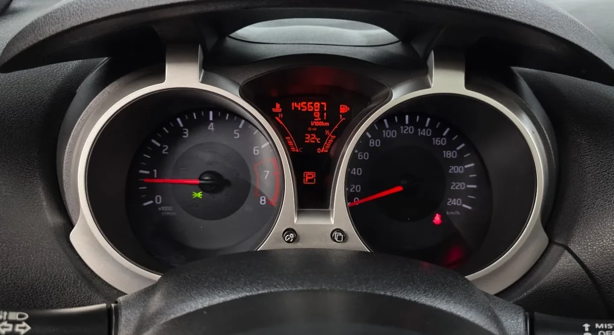 Nissan Juke 1.6 Бензин SV F15, снимка 5 - Автомобили и джипове - 55102250