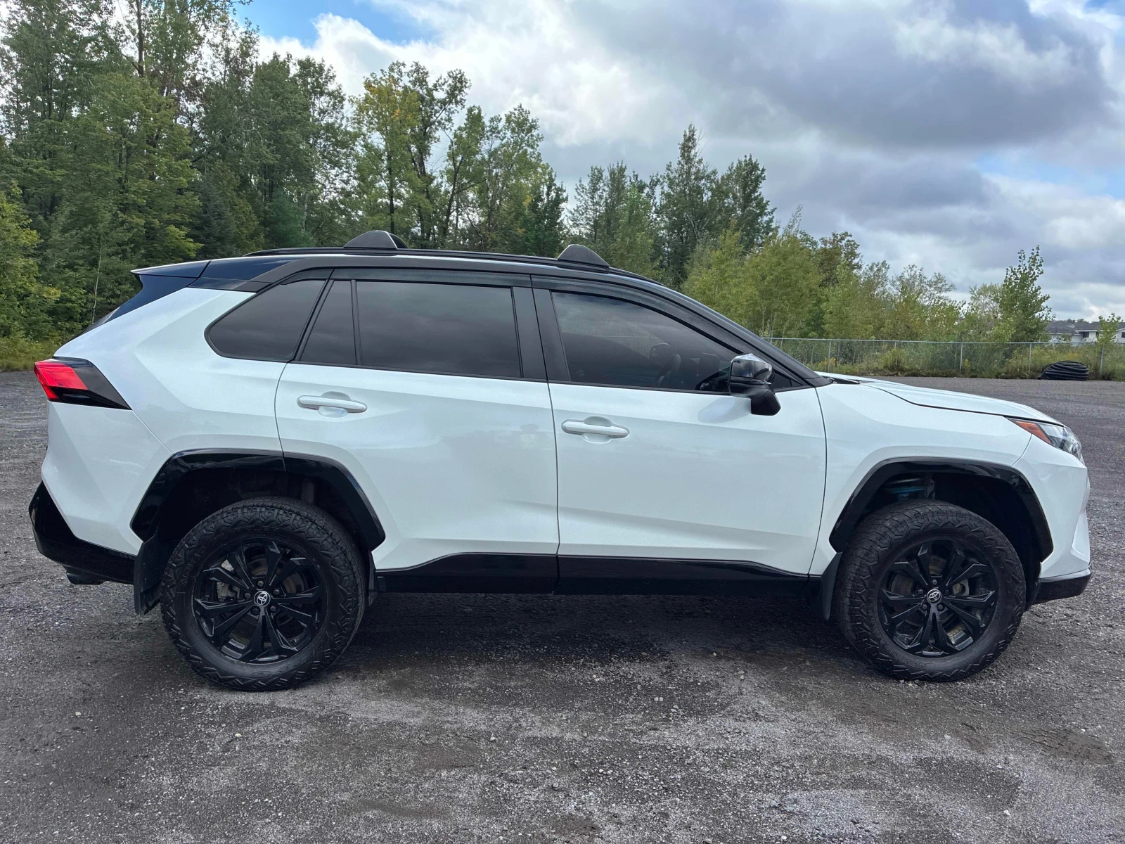 Toyota Rav4 Hybrid XSE | CARFAX | БЕЗ ИНЦИДЕНТИ, снимка 4 - Автомобили и джипове - 55982641