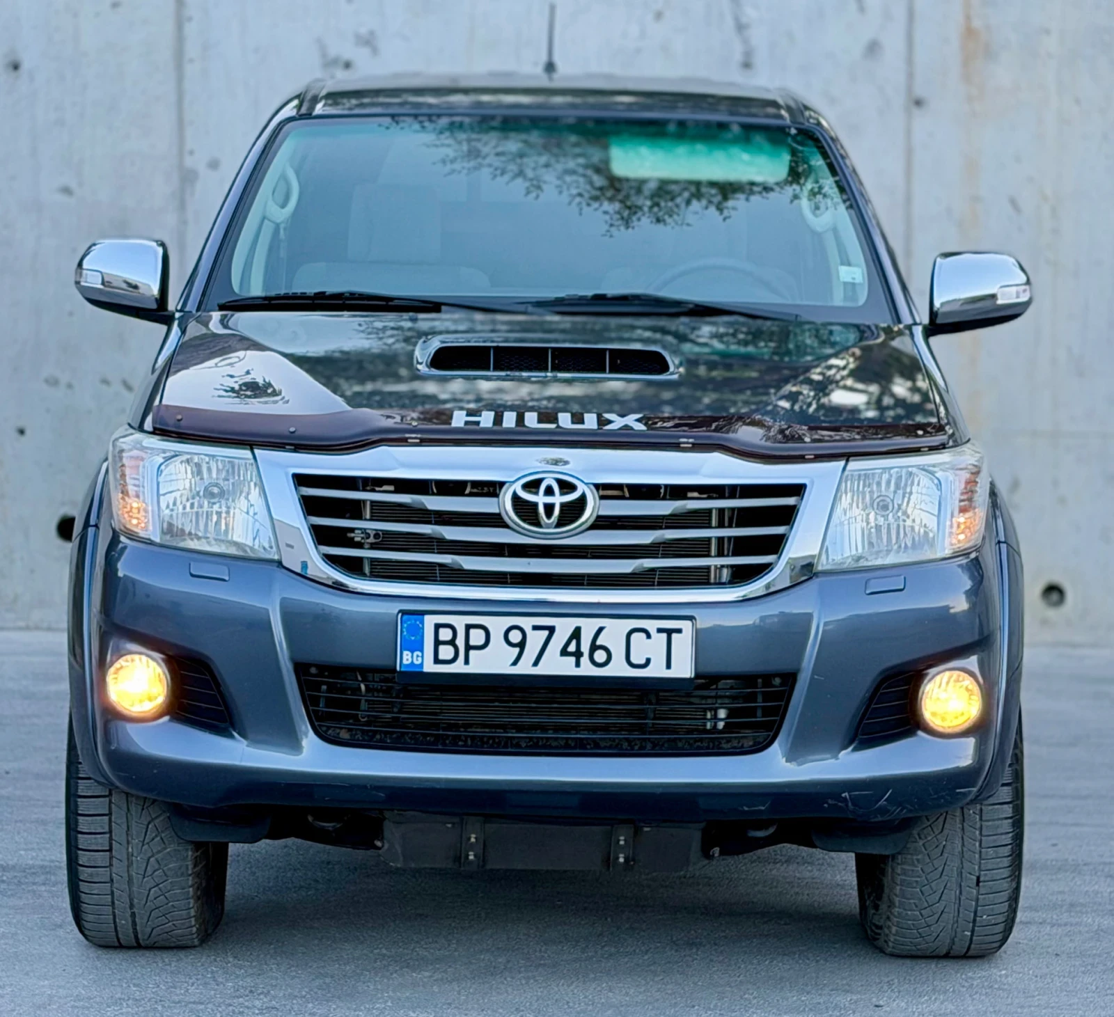 Toyota Hilux 3.0D  171 к.с.  * Нов Внос* * Invicible* * Камера*, снимка 2 - Автомобили и джипове - 56011161