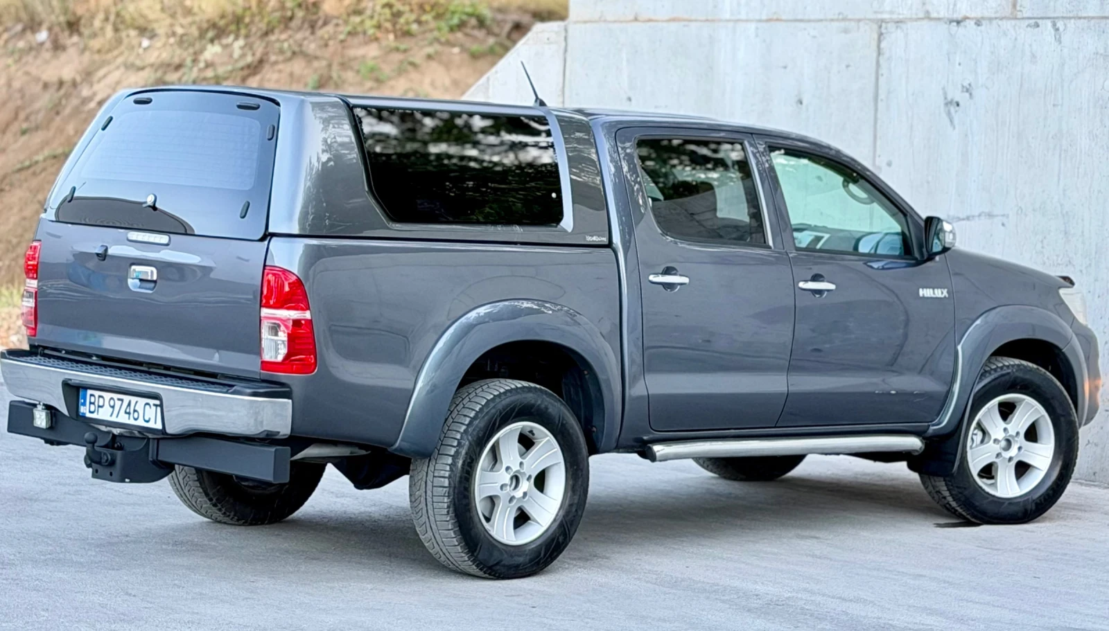 Toyota Hilux 3.0D  171 к.с.  * Нов Внос* * Invicible* * Камера*, снимка 8 - Автомобили и джипове - 56011161