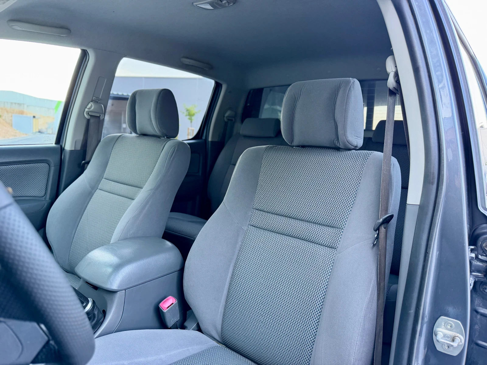 Toyota Hilux 3.0D  171 к.с.  * Нов Внос* * Invicible* * Камера*, снимка 13 - Автомобили и джипове - 56011161