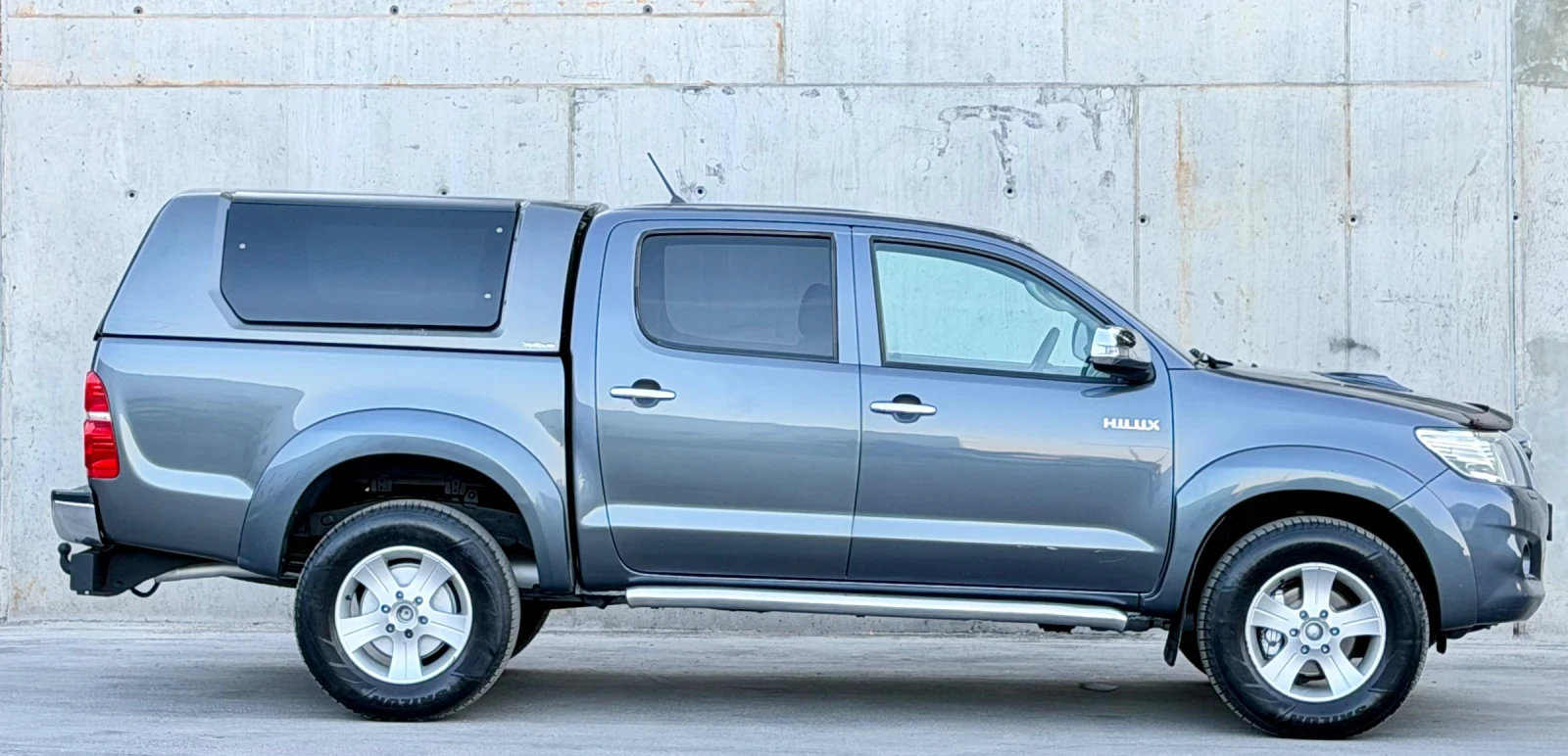 Toyota Hilux 3.0D  171 к.с.  * Нов Внос* * Invicible* * Камера*, снимка 5 - Автомобили и джипове - 56011161
