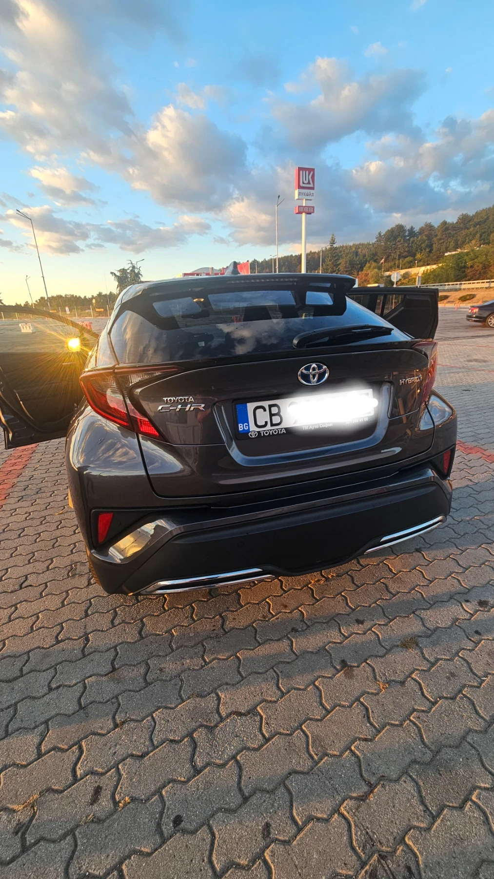 Toyota C-HR, снимка 2 - Автомобили и джипове - 56334211