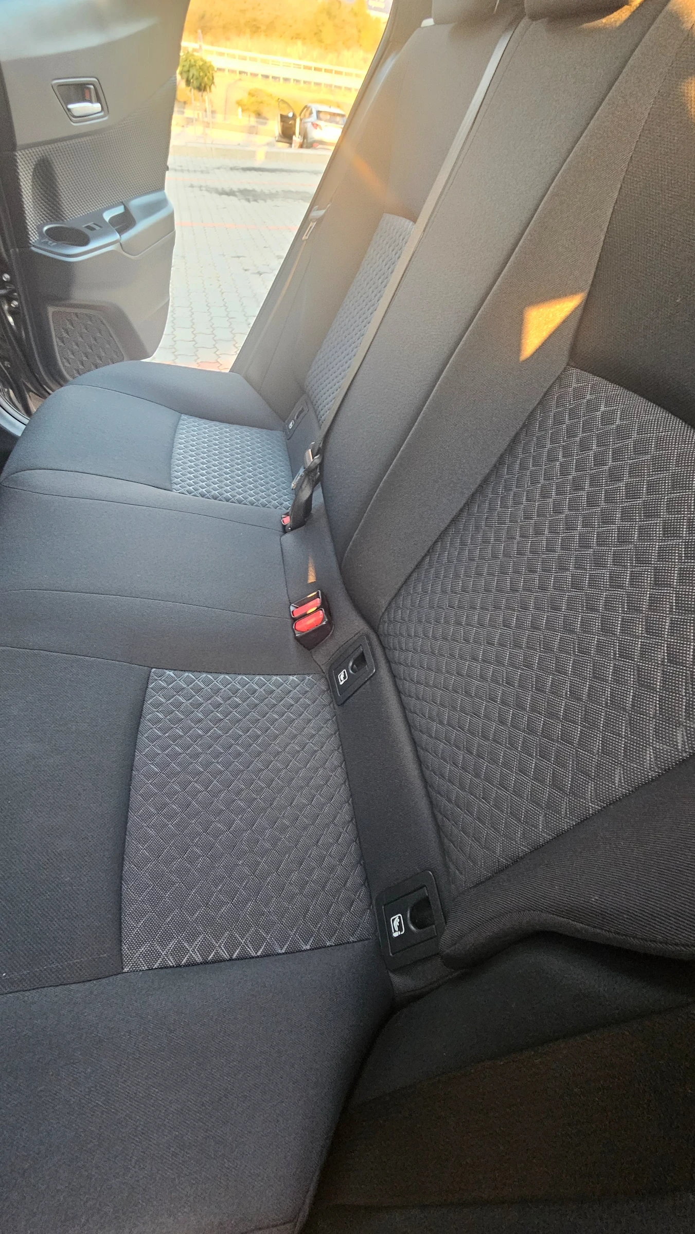 Toyota C-HR, снимка 11 - Автомобили и джипове - 56334211