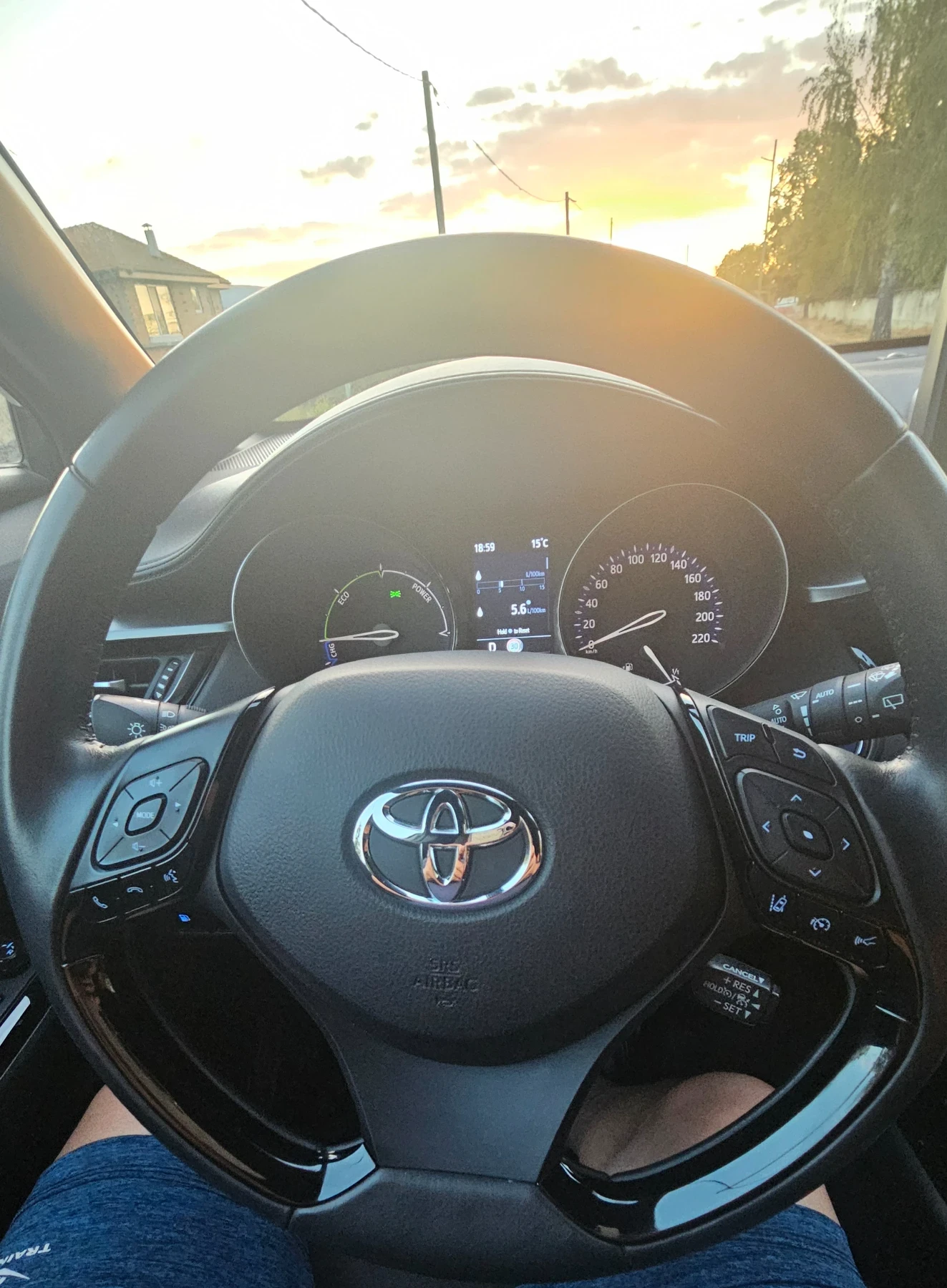 Toyota C-HR, снимка 8 - Автомобили и джипове - 56334211