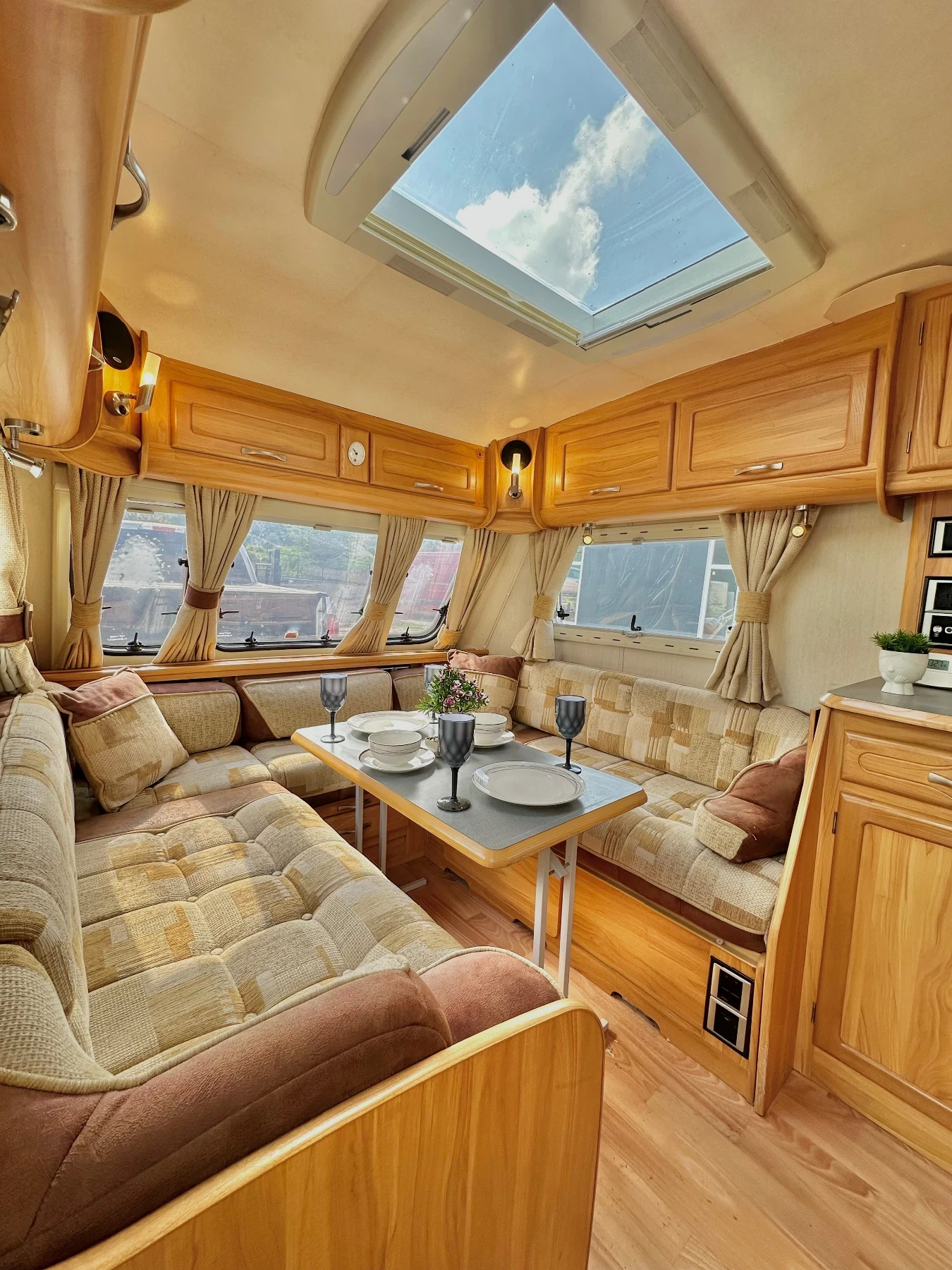 Каравана Fleetwood Heritage/ КЛИМАТИК / ФОРСЕЛТ / НОВ ВНОС / BG Рег. , снимка 8 - Каравани и кемпери - 54512050