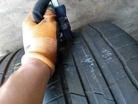 Гуми Летни 235/35R19, снимка 4