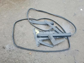 Toyota Camry 2.5l Hybrid SE CVT, снимка 12