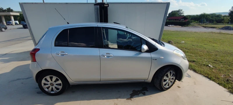 Toyota Yaris, снимка 2 - Автомобили и джипове - 46264423