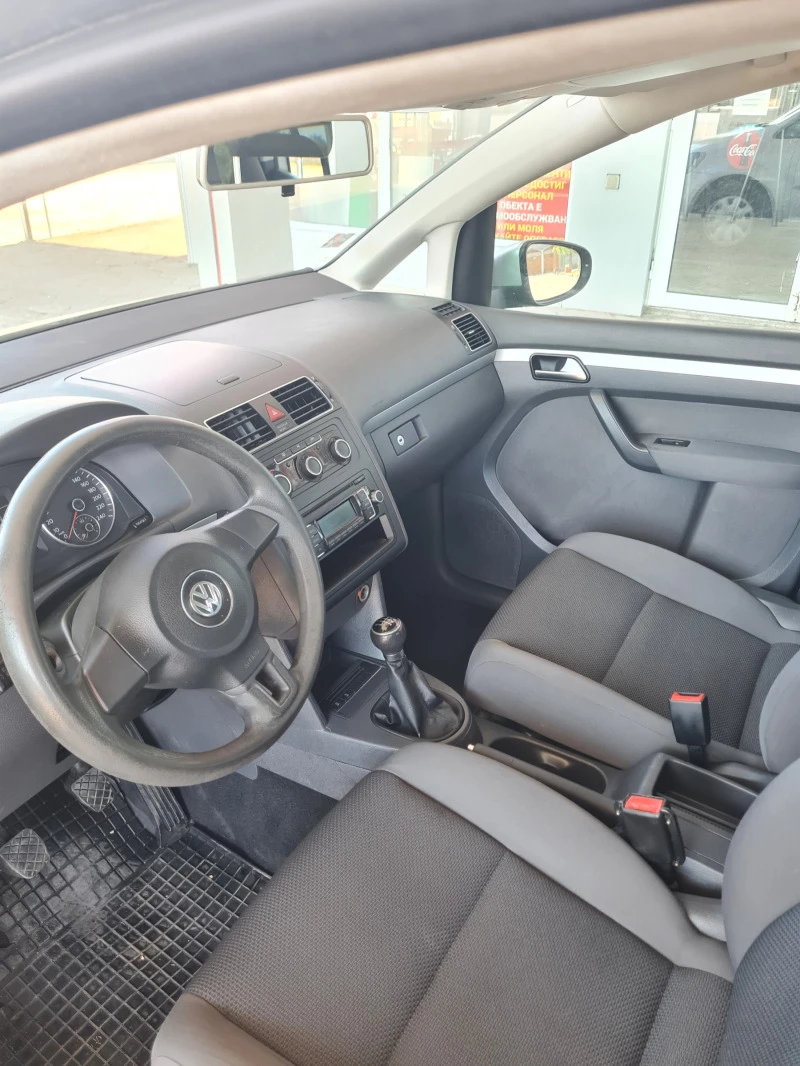 VW Touran 1.6 TDI 105к.с. 2012г. , снимка 6 - Автомобили и джипове - 46625128