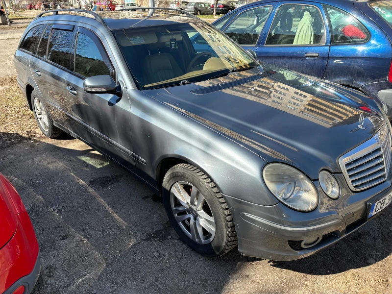 Mercedes-Benz E 220, снимка 3 - Автомобили и джипове - 49401547