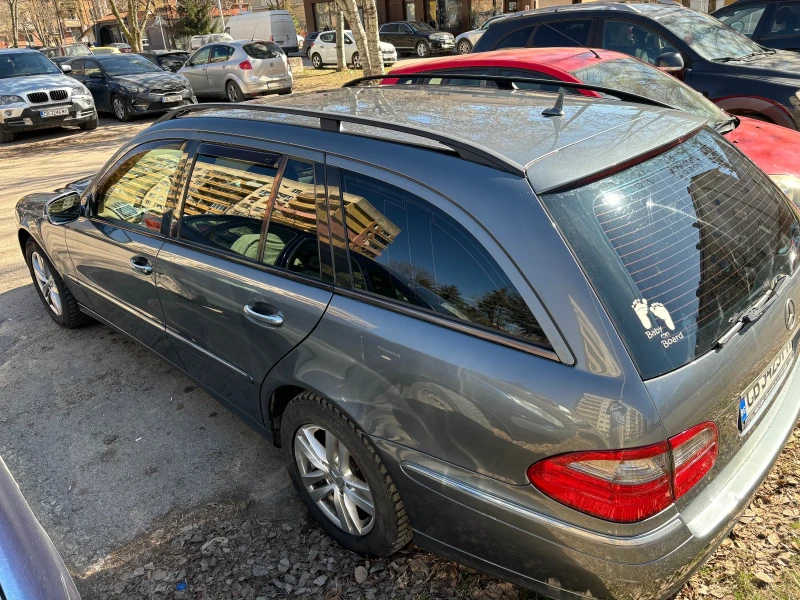 Mercedes-Benz E 220, снимка 5 - Автомобили и джипове - 49401547