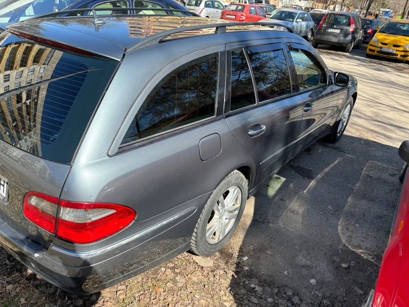 Mercedes-Benz E 220, снимка 4 - Автомобили и джипове - 49401547