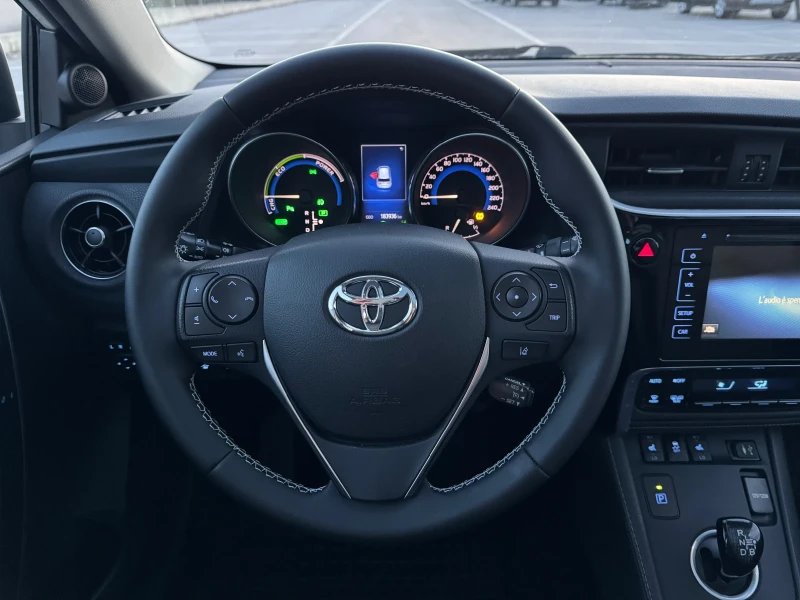 Toyota Auris HYBRID - AUTO/ LINE ASS/ HEAT/ PANORAMA, снимка 10 - Автомобили и джипове - 50432971