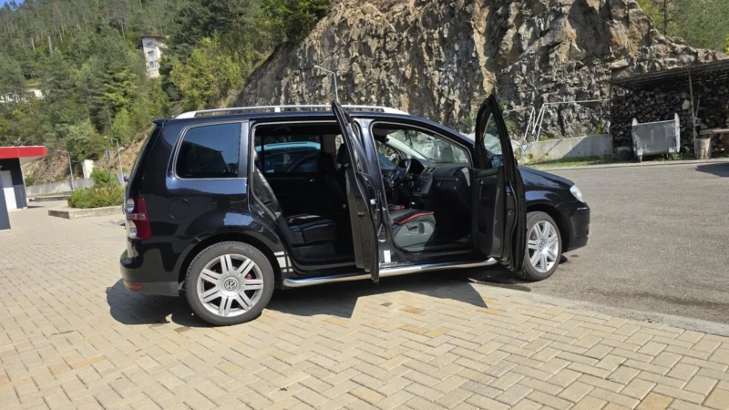 VW Touran 2, 0, снимка 4 - Автомобили и джипове - 52330248
