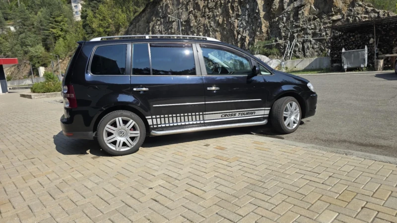 VW Touran 2, 0, снимка 3 - Автомобили и джипове - 52330248