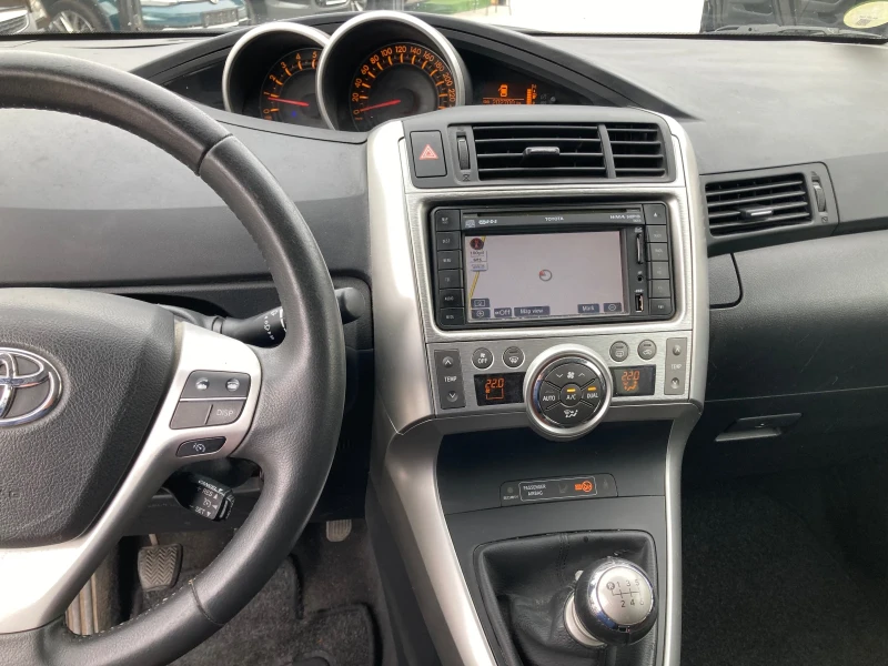 Toyota Verso Navi* Camera* Panorama, снимка 8 - Автомобили и джипове - 52308996