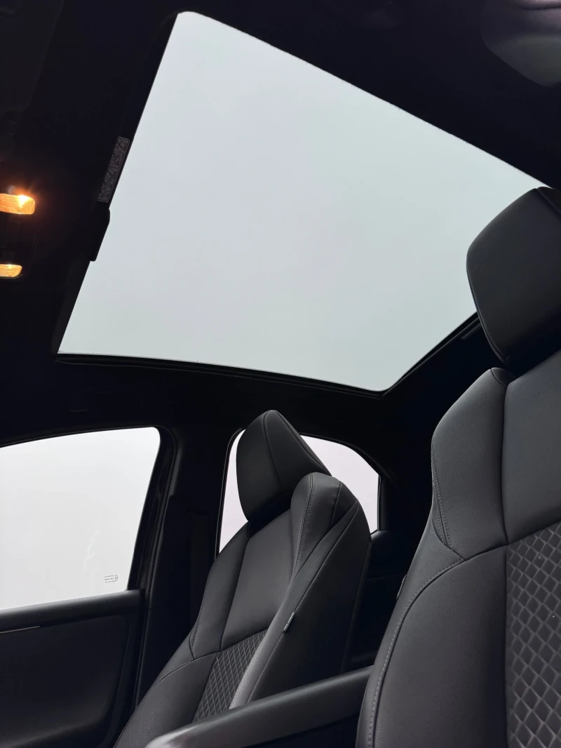 Toyota Yaris 1.5 HIBRID 29000km, снимка 11 - Автомобили и джипове - 52448074