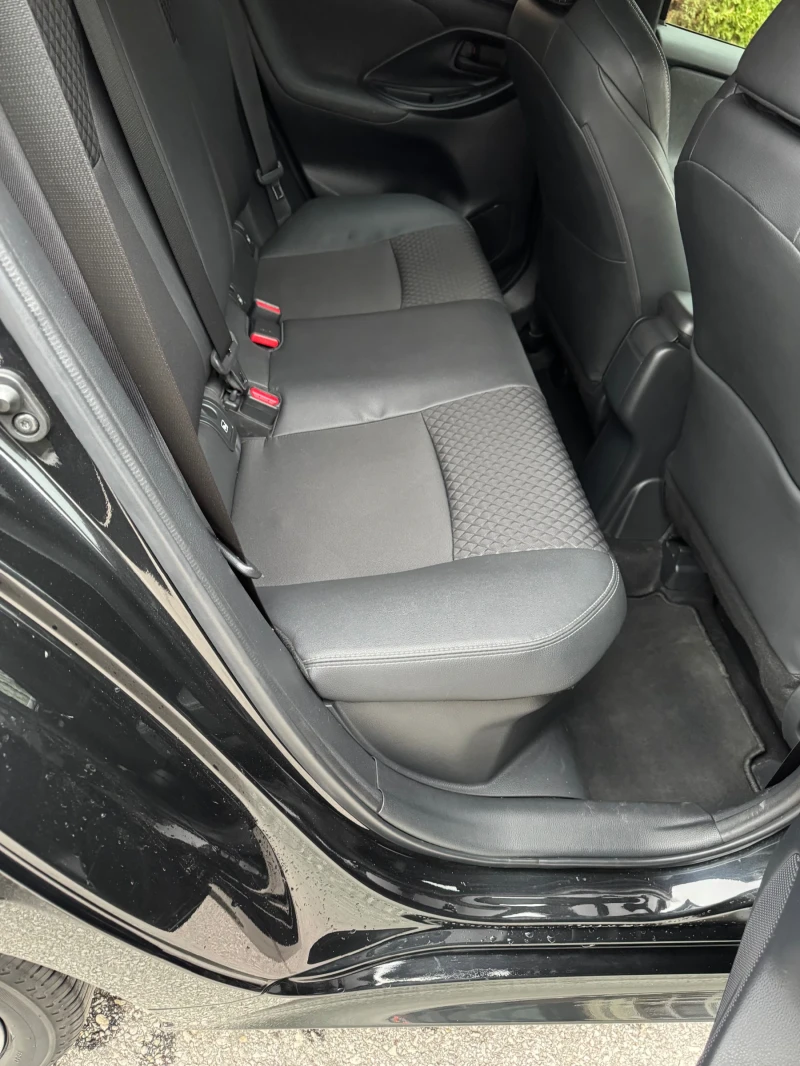 Toyota Yaris 1.5 HIBRID 29000km, снимка 7 - Автомобили и джипове - 52448074